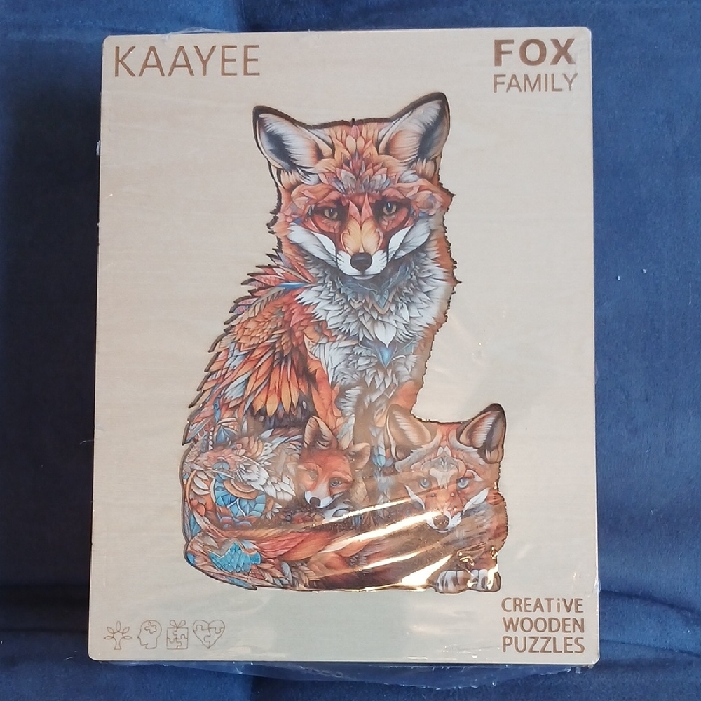 Kaayee Fox Family Wooden Jigsaw Puzzle 300 Pieces (18.3" x 11.8")